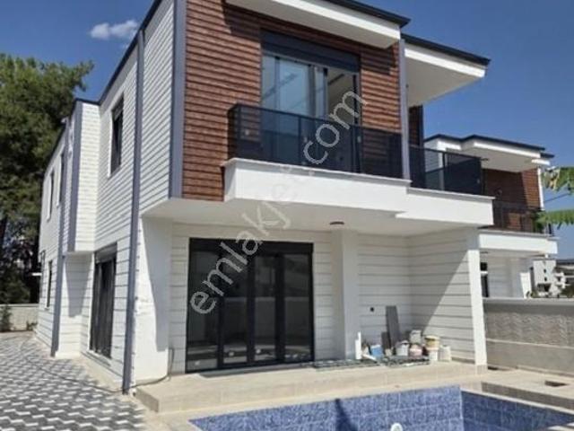 Tomalar'da Satılık Sıfır 3+1 Müstakil Giriş Havuzlu Villa