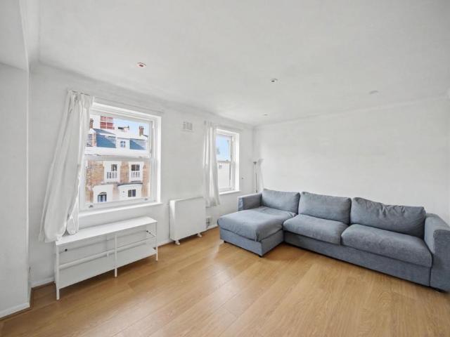 Tomlins Grove, London E3 1 bed flat to rent £1,750 pcm £404 pw