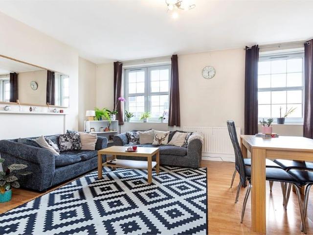 Tompion House, Percival Street. 4 bed duplex to rent £4,225 pcm £975 pw