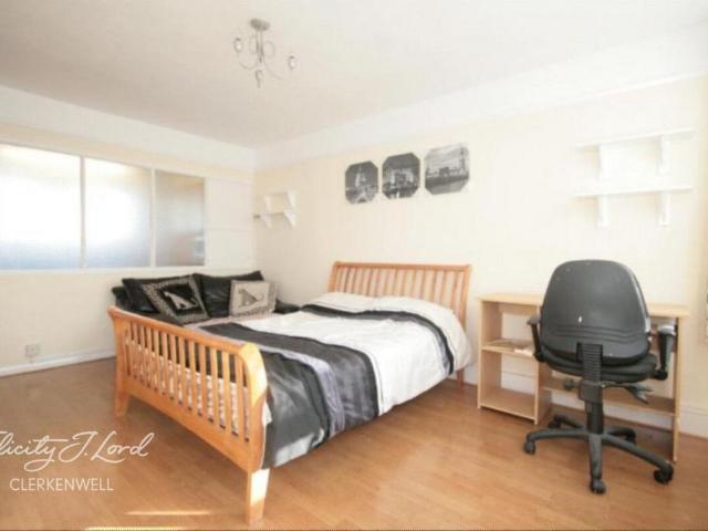 Tompion Street, LONDON 3 bed apartment to rent £3,250 pcm £750 pw