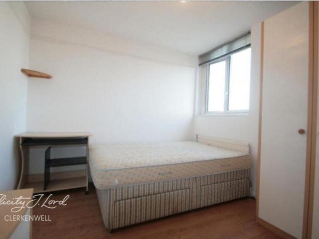 Tompion Street, LONDON 3 bed apartment to rent £3,250 pcm £750 pw