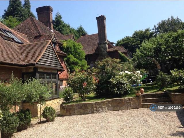 Tompsets Bank, Forest Row, RH18 4 bed semi detached house to rent £4,300 pcm £992 pw