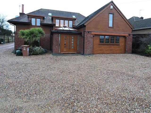 Toms Lane, Kings Langley WD4 5 bed detached house to rent £4,500 pcm £1,038 pw