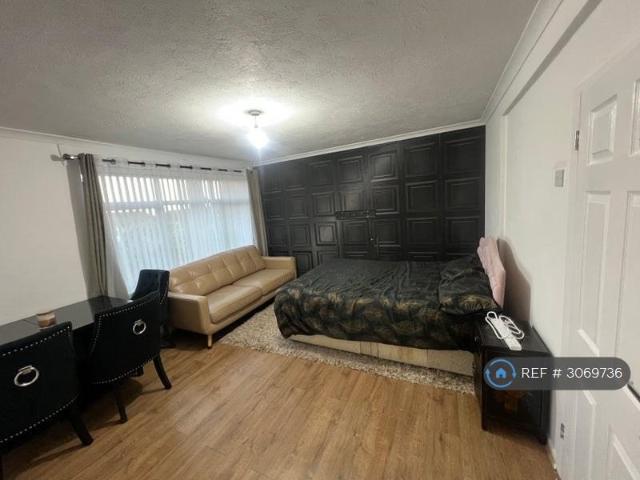 Tonbridge Road, Maidstone, ME16 1 bed in a flat share to rent £795 pcm £183 pw