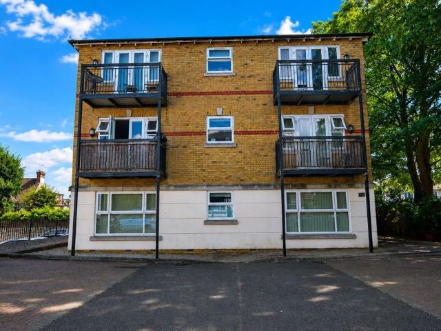 Tonbridge Road, Maidstone ME16, 2 bed flat to rent, £1,200 pcm | PrimeLocation