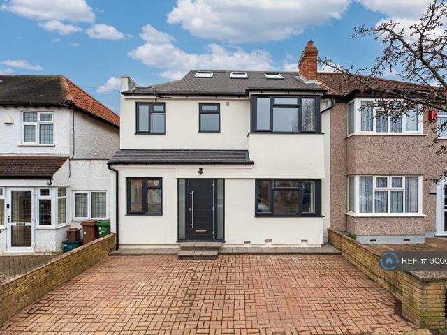 Tonfield Road, Sutton, SM3 1 bed in a house share to rent £800 pcm £185 pw