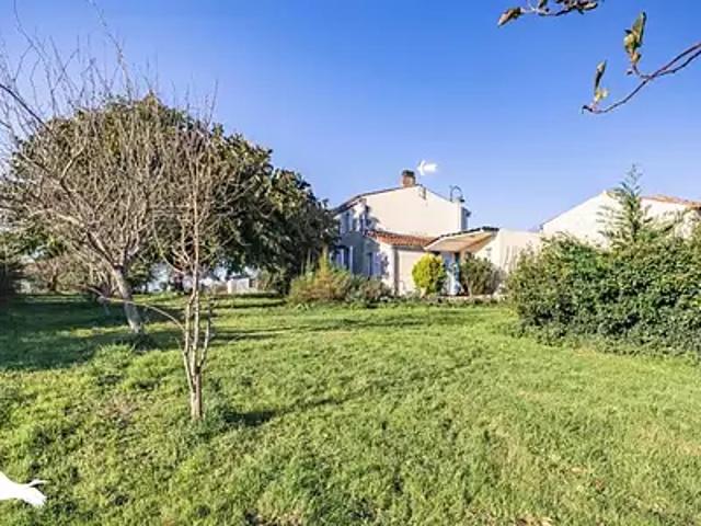 Cabariot 17430 Achat / Vente maison 5 pièces t5 au dernier étage parking