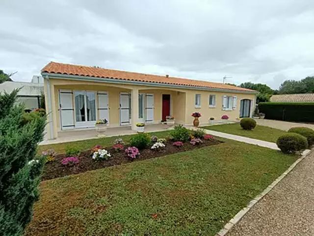 Tonnay Charente 17430 Achat / Vente maison 5 pièces t5 au dernier étage terrasse