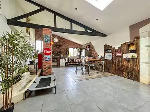 Tonnay Charente 17430 Achat / Vente maison 8 pièces t8 cave