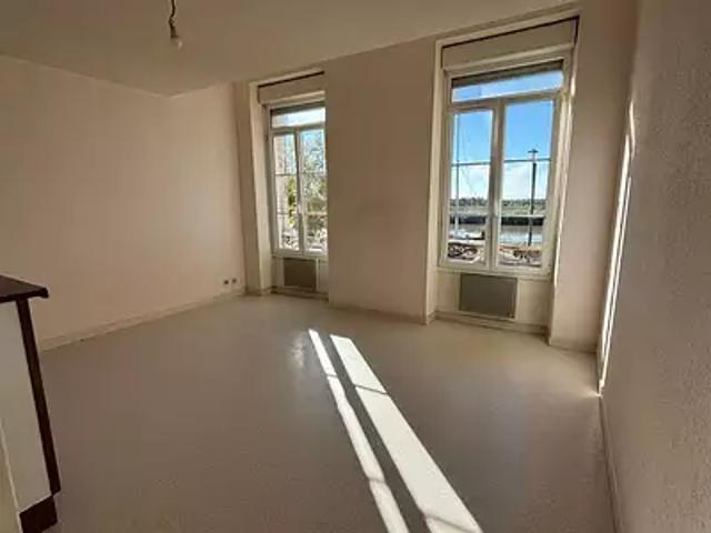 Tonnay Charente 17430 Location appartement 3 pièces t3 jardin