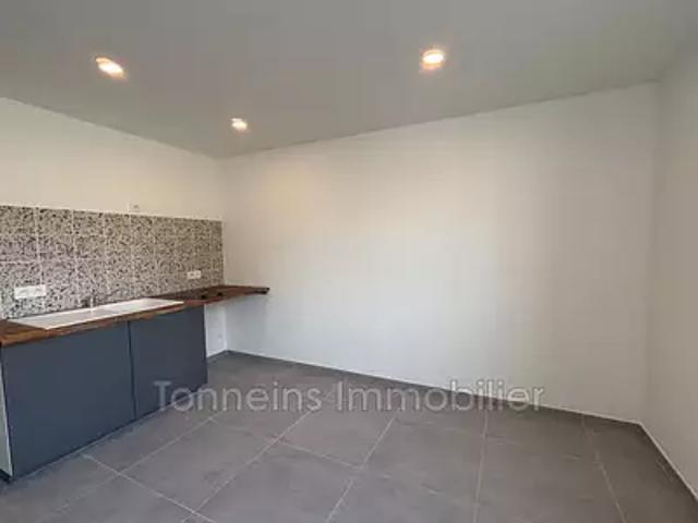Tonneins 47400 Location appartement 1 pièce t1 au dernier étage