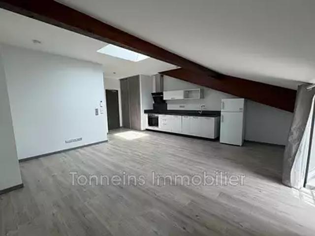 Tonneins 47400 Location appartement 2 pièces t2 au dernier étage
