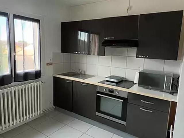 Tonneins 47400 Location appartement 3 pièces t3 au dernier étage cave