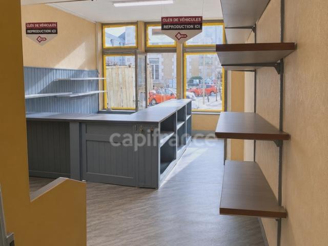 TONNERRE CENTRE VILLE – IMMEUBLE DE CARACTÈRE AVEC HABITATION + LOCAL COMMERCIAL de 40m2