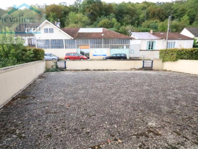 TONNERRE PROCHE CENTRE VILLE