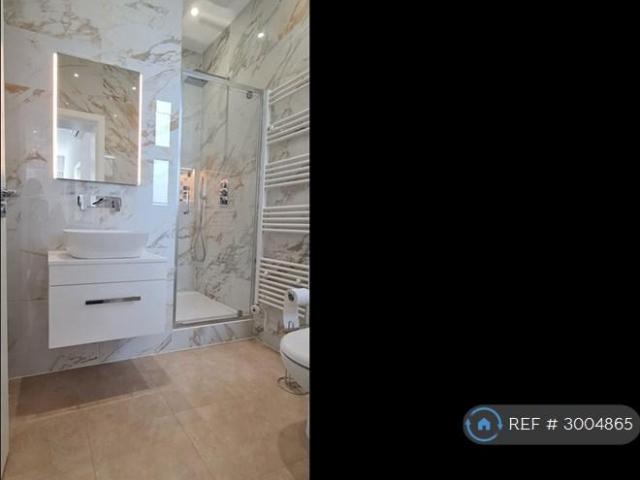 Tooting Bec, London, SW17 Studio to rent £1,600 pcm £369 pw