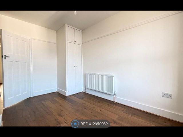 Tooting High St, London SW17, 1 bed flat to rent, £1,600 pcm | PrimeLocation