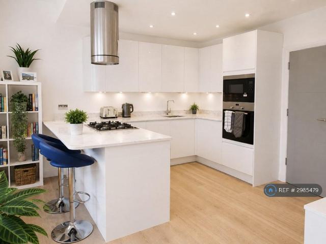 Tooting High St, London, SW17 1 bed flat to rent £1,950 pcm £450 pw