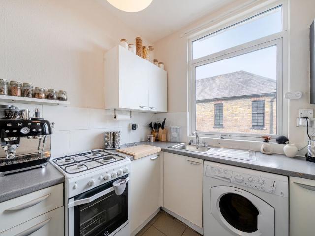 Tooting High Street, London SW17, 1 bed property to rent, £1,700 pcm | PrimeLocation