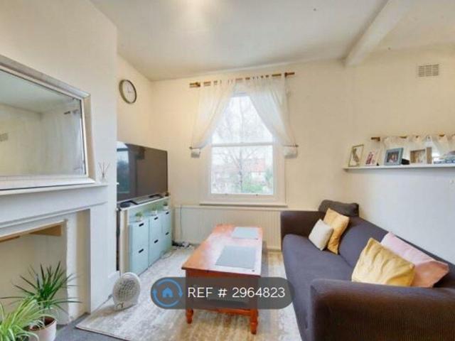 Tooting, London SW17, 1 bed flat to rent, £1,500 pcm | PrimeLocation