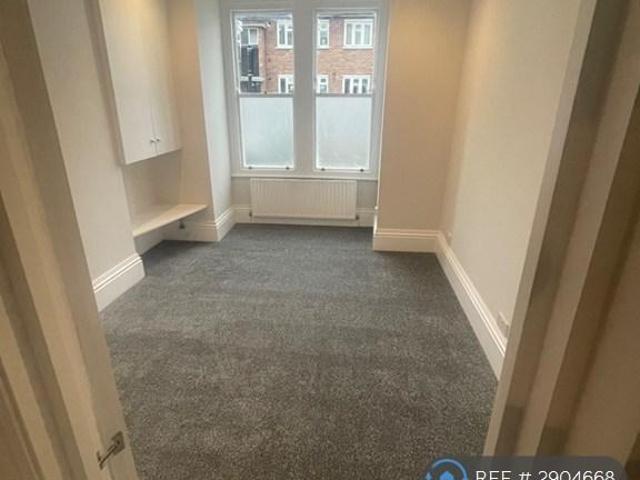 Tooting, London, SW17 2 bed flat to rent £2,400 pcm £554 pw