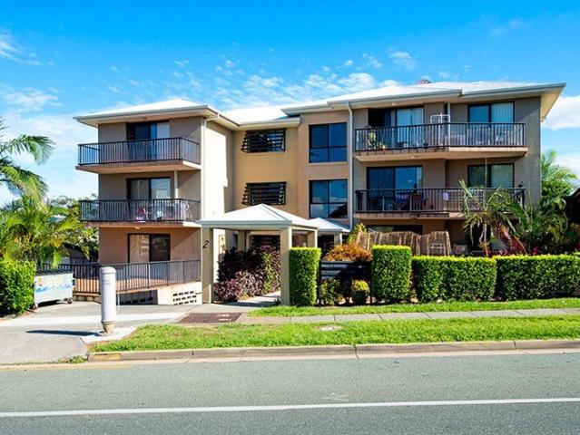 Too Good to Miss Top Floor Apartment in Prime Southport Location