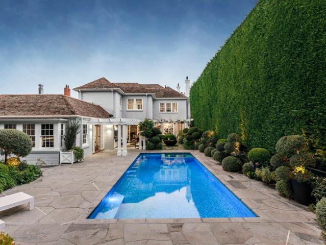 Toorak Masterpiece: Marcus Martin Design, Renovated by Stephen Akehurst