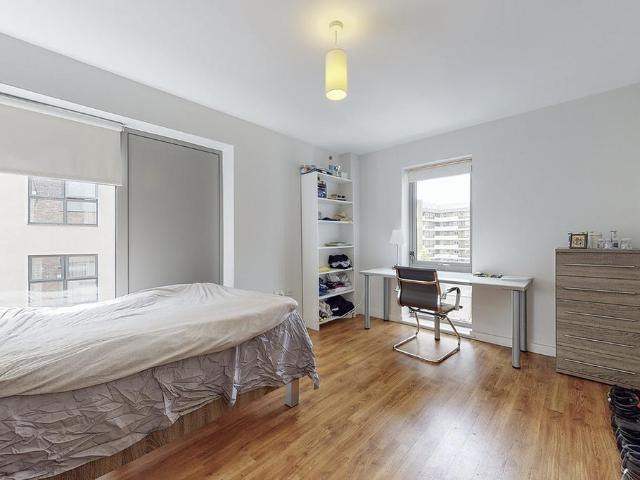 Toby Lane, London E1 1 bed in a flat share to rent £1,278 pcm £295 pw