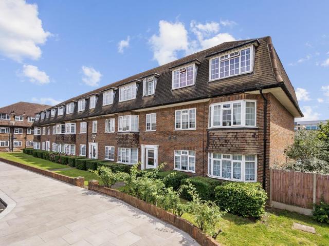 Toby Way, Surbiton KT5 2 bed apartment to rent £1,700 pcm £392 pw