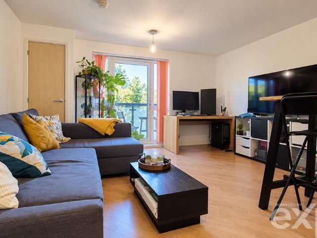 Todd Close, Borehamwood WD6, 2 bed flat to rent, £1,750 pcm | PrimeLocation