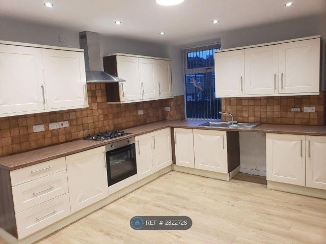 Todmorden Road, Bacup OL13, 3 bed end terrace house to rent, £900 pcm | PrimeLocation
