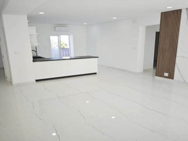 TODO EN UNO: ATICO, TERRAZA, SOLARIUM DE 200 METROS, A ESTRENAR, CALIDAD, AMPLITUD