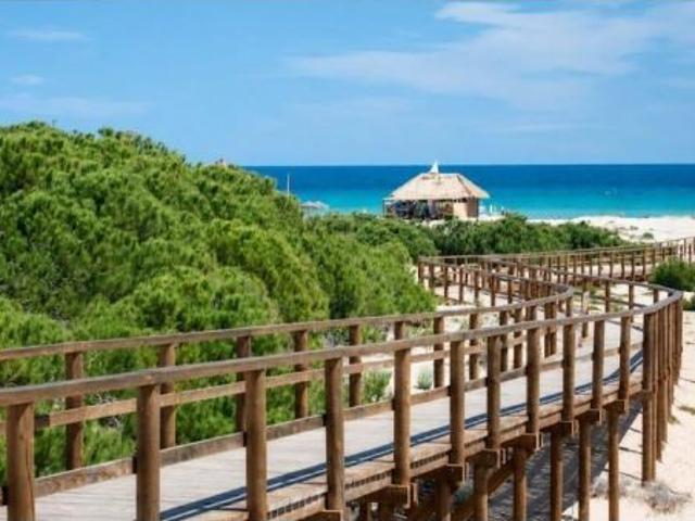 TODO LO QUE BUSCAS A POCOS METROS DE LA PLAYA ? AQUI TIENES MAGNIFICA VIVIENDA ! EN ARENALES DEL SO