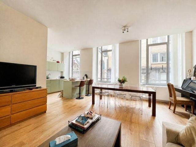 Toison d’Or – Appartement 1 chambre + bureau, rénové