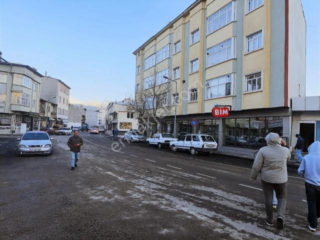 Bim'in Deposu Olarak Kullanlan Yüksek Kira Gelirli Satılık Daire