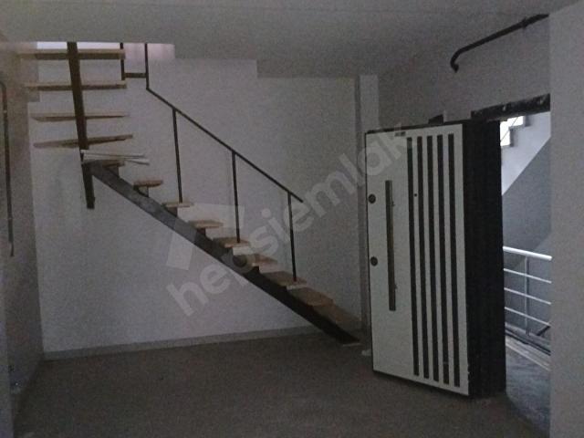 TOKAT EMLAKTAN ŞEHİR MERKEZİNDE SATILIK DUBLEKS 1+1 DAİRE