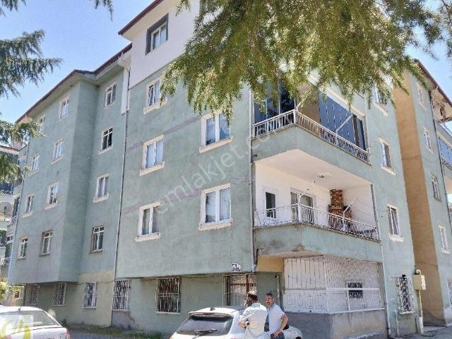 Tokat Merkez Bedestenlioğlunda 3+1 Satlık Daire
