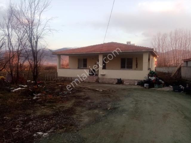 Tokat Merkez Dökmetepede Ev İçeriisinde Bahçeli Satlık