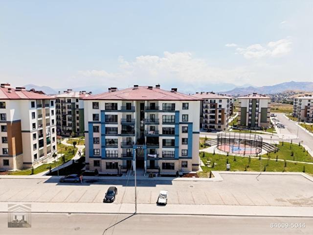 TOKİ ORUÇREİS'DE KREDİYE UYGUN 3+1 ARA KAT SATILIK SIFIR DAİRE
