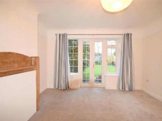 Tolverne Road, Raynes Park, SW20 4 bed terraced house to rent £2,900 pcm £669 pw