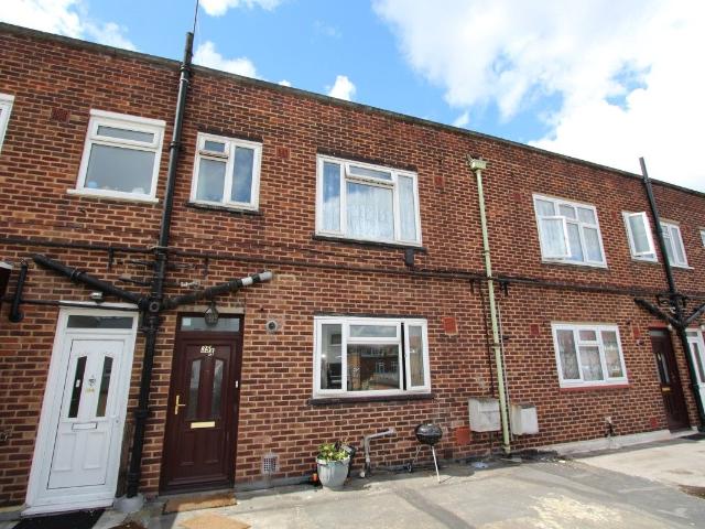 Tolworth Broadway, Surbiton KT6, 4 bed maisonette to rent, £2,395 pcm | PrimeLocation
