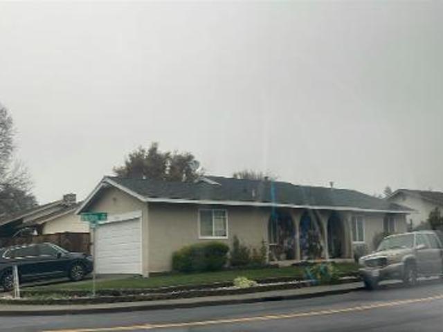 Toland Dr