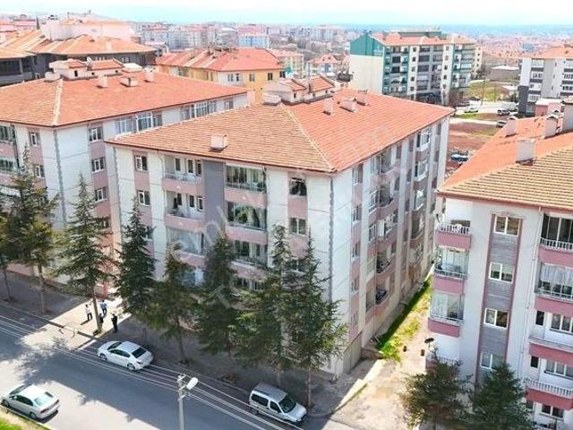 'tolga Gayrimenkul' Baştan Sona Yapılı 3+1 Ara Kat Daire.