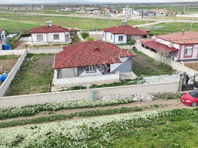 'tolga Gayrimenkul' Kızılyer Mevkii 748m² İçinde Sıfır Villa.