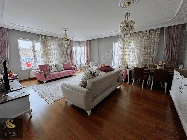 Tolga Gayrimenkul Selçuk Cadde Üzeri 4+1 200m² Arakat Daire