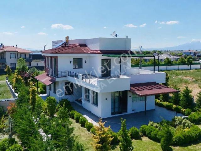 Tolga Gayrimenkul'den Han Mh. Ultra Lüks 4.5+1 Villa