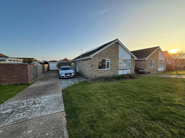 Tolkien Road, EASTBOURNE 2 bed detached bungalow to rent £1,375 pcm £317 pw