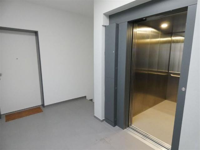 Toll geschnittene 2 Zi. Whg mit Balkon, Parkett, FBH und AR