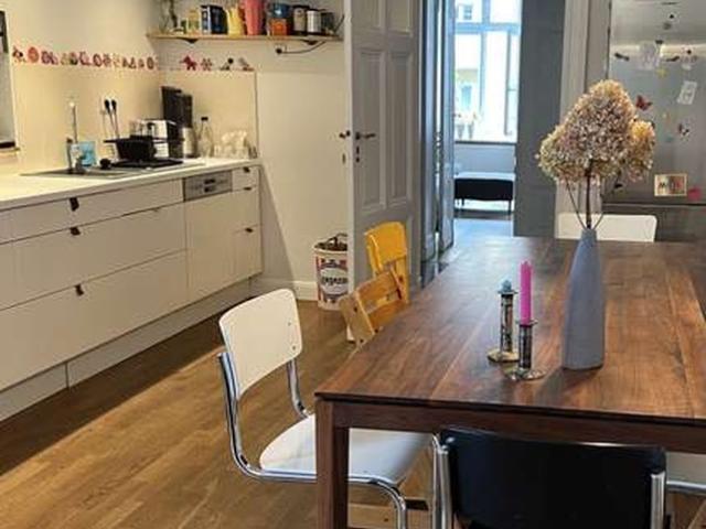 Tolle 4 Zimmer Altbauwohnung in Kreuzberg mit Wohnküche nahe Paul Lincke Ufer, Südbalkon, Parkett