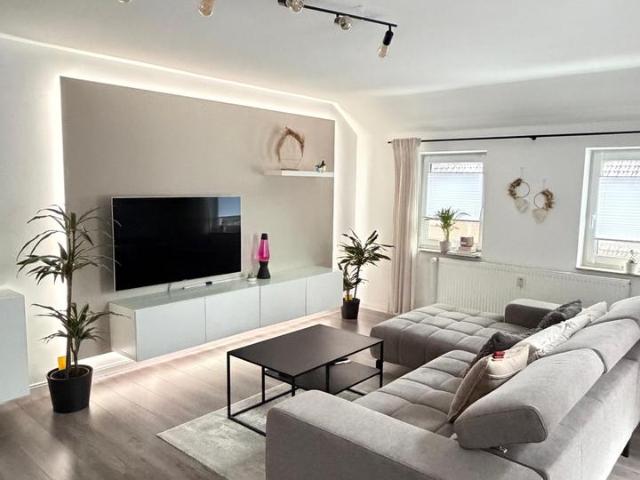 Tolle 4 Zimmer Eigentumswohnung mit Stellplatz und Balkon